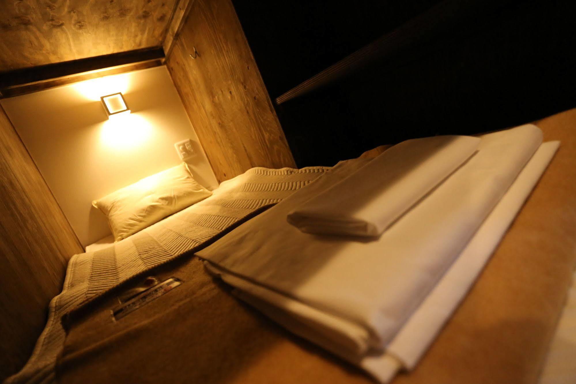 Fuku Hostel Nagomi Namba โอซาก้า ภายนอก รูปภาพ
